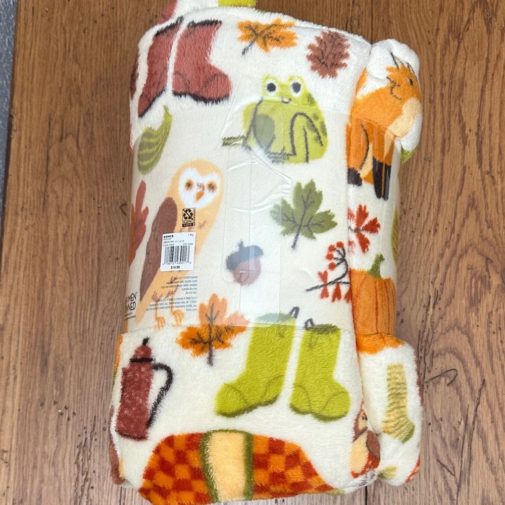 The Big One Plush Throw - Multicolor Autumn Design Woodland Animals